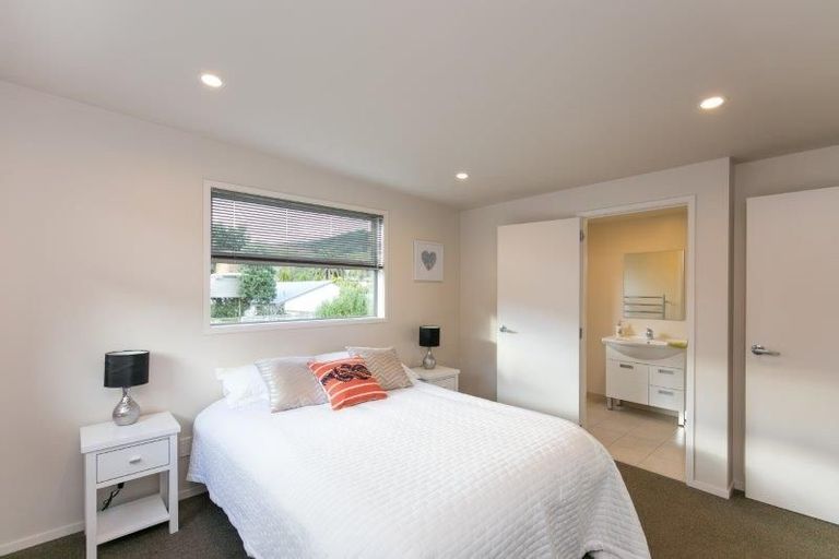 Photo of property in 2b Coates Street, Tawa, Wellington, 5028