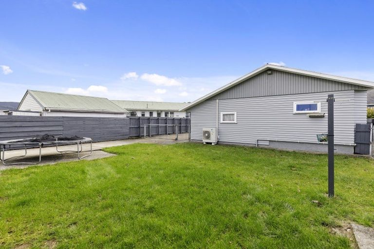 Photo of property in 9 Bonnie Glen Crescent, Ebdentown, Upper Hutt, 5018