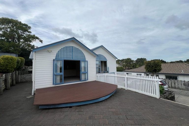 Photo of property in 25 Mallard Place, Unsworth Heights, Auckland, 0632