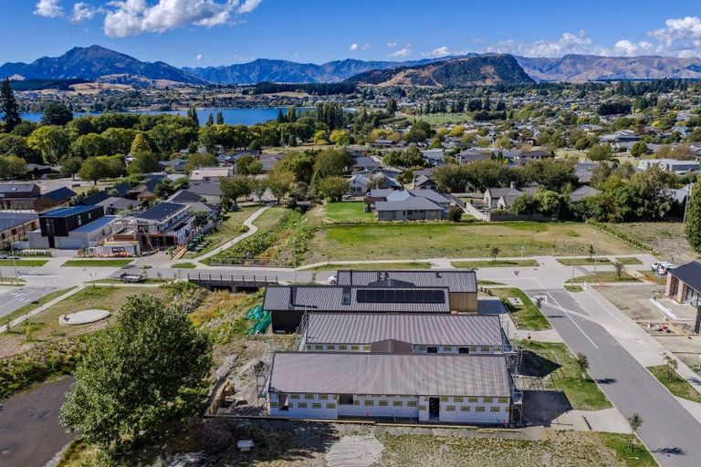 Photo of property in 4 Glenbrae Crescent, Wanaka, 9305