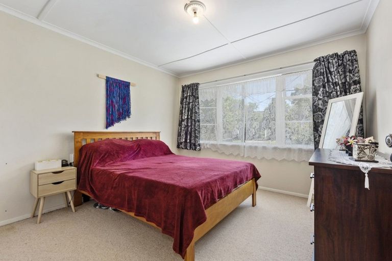 Photo of property in 13 Heretaunga Square, Silverstream, Upper Hutt, 5019