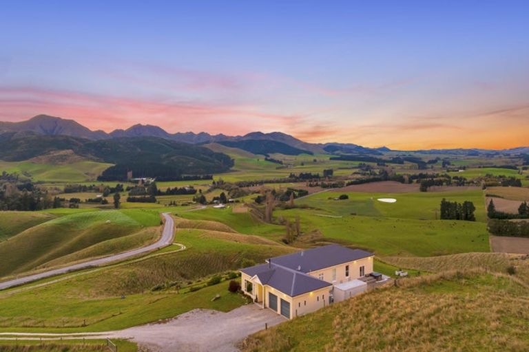 Photo of property in 67 Macraes Road, Waynes, Palmerston, 9483