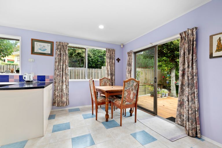 Photo of property in 123 Weatherly Road, Torbay, Auckland, 0630