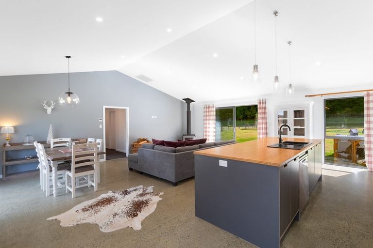 Photo of property in 14 Carlisle Street, Athol, 9793