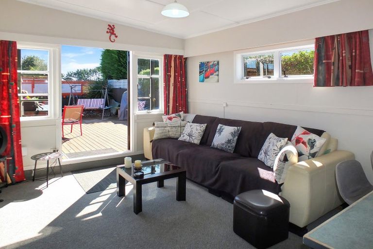 Photo of property in 15 Te Awa Street, Foxton Beach, Foxton, 4815
