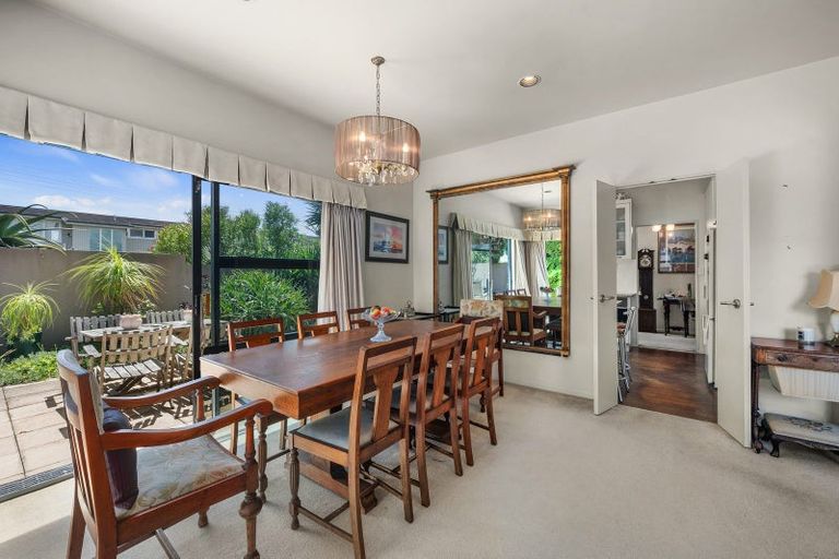 Photo of property in 1/43 Milford Road, Milford, Auckland, 0620