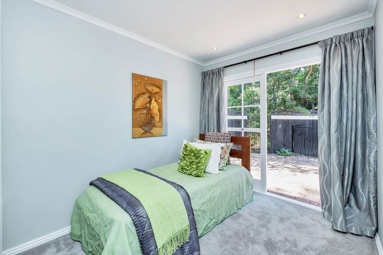 Photo of property in 74 Holyoake Place, Chatswood, Auckland, 0626