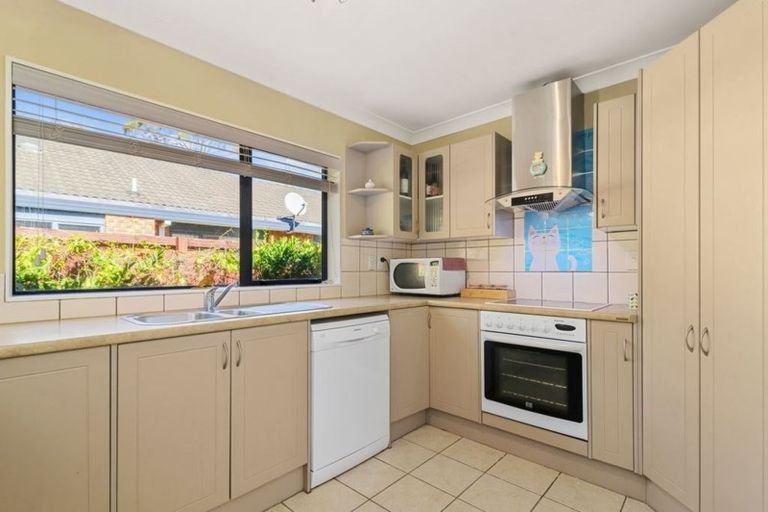 Photo of property in 56a Aquarius Drive, Kawaha Point, Rotorua, 3010