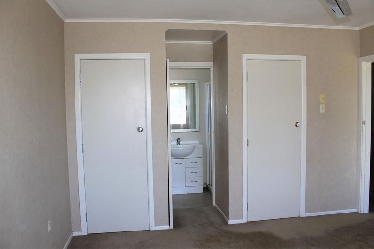 Photo of property in 27 Kara Street, Outer Kaiti, Gisborne, 4010