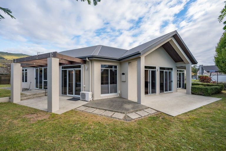 Photo of property in 12 Lobank Place, Richmond, 7020