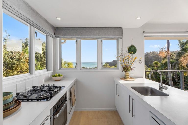 Photo of property in 7 Tetley Road, Surfdale, Waiheke Island, 1081