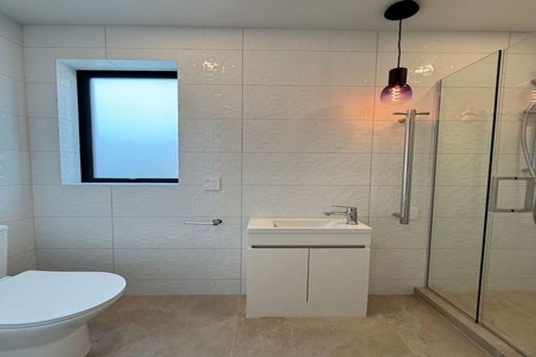 Photo of property in 86 Tiriwa Drive, Massey, Auckland, 0614