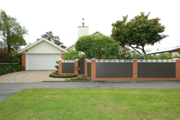 Photo of property in 53 Burnside Crescent, Burnside, Christchurch, 8053