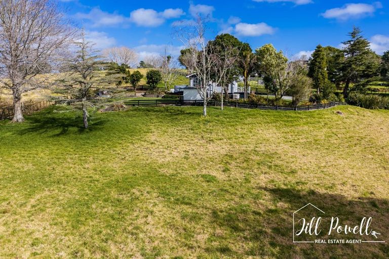 Photo of property in 10 View Street, Maungaturoto, 0520