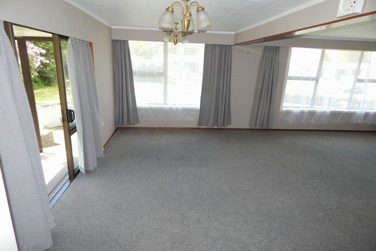 Photo of property in 25 Chartwell Drive, Eltham, 4322