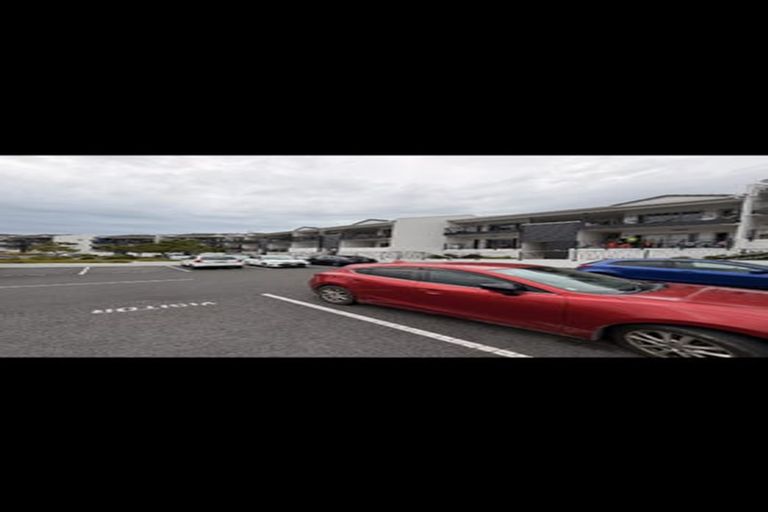 Photo of property in 5e/71 Spencer Road, Oteha, Auckland, 0632