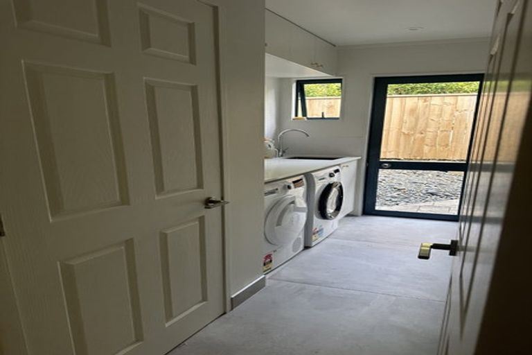 Photo of property in 2/12 Aotearoa Terrace, Murrays Bay, Auckland, 0630