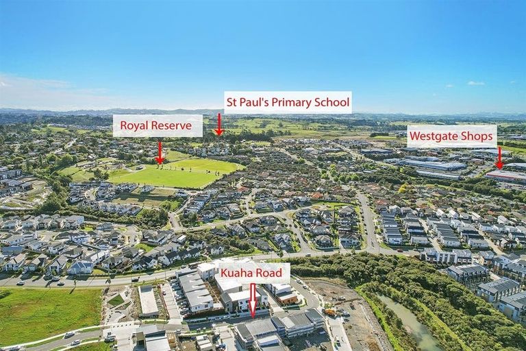 Photo of property in 27 Kuaha Road, Massey, Auckland, 0614