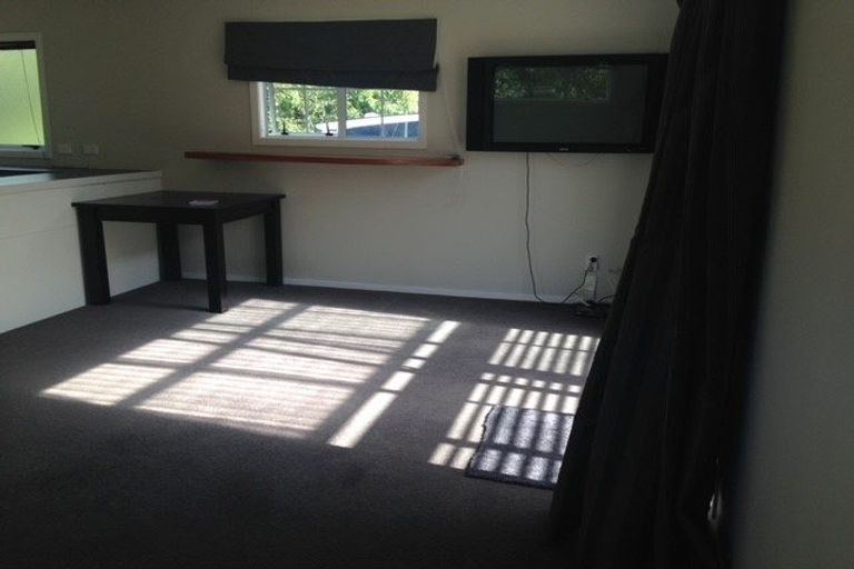 Photo of property in 25 Glenfern Road, Mellons Bay, Auckland, 2014