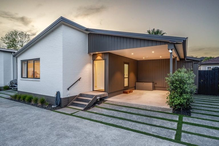 Photo of property in 16b Cairngorm Place, Highland Park, Auckland, 2010