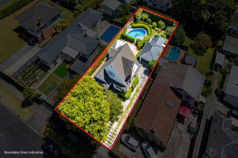 Photo of property in 64 Tirimoana Road, Te Atatu South, Auckland, 0602