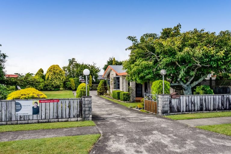 Photo of property in 37 Pembroke Road East, Stratford, 4332