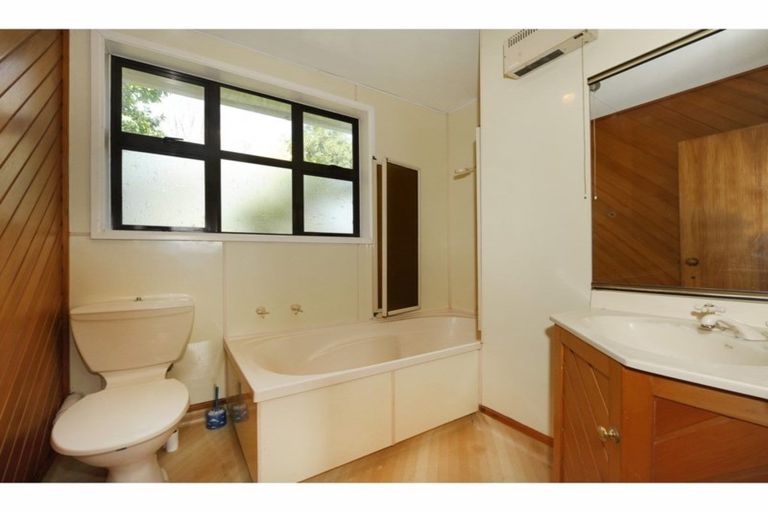 Photo of property in 100 Ascot Avenue, North New Brighton, Christchurch, 8083