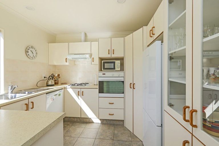 Photo of property in 6 Flemington Place, Taradale, Napier, 4112