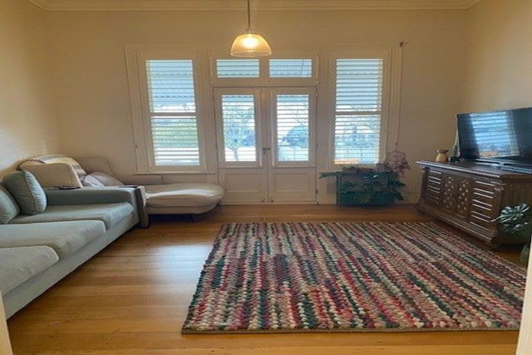 Photo of property in 8 Dodson Avenue, Milford, Auckland, 0620