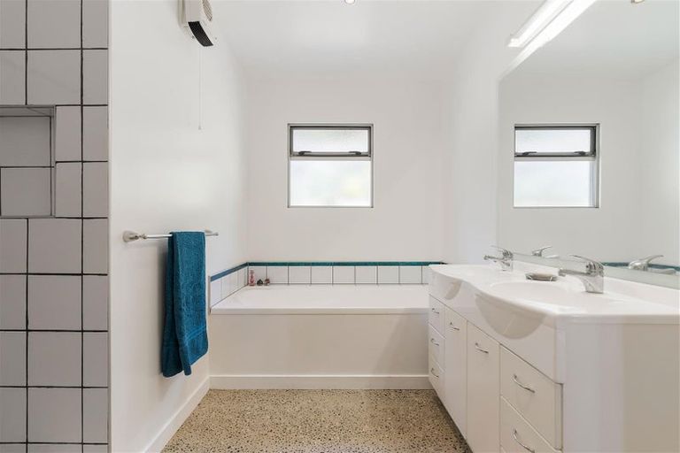 Photo of property in 51 Herbert Drive, Whangamata, 3620