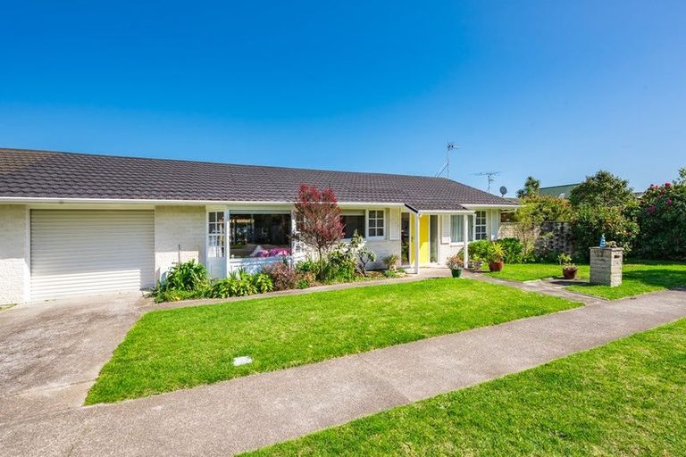 Photo of property in 2 Koromiko Road, Waikanae, 5036