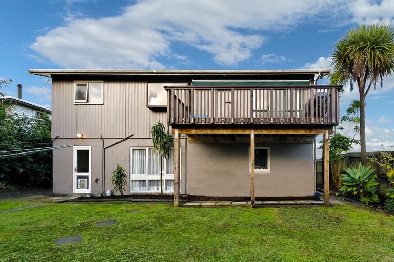 Photo of property in 218 Glengarry Road, Glen Eden, Auckland, 0602