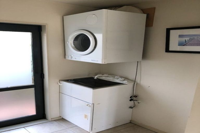 Photo of property in 13 Marbella Crescent, Oteha, Auckland, 0632