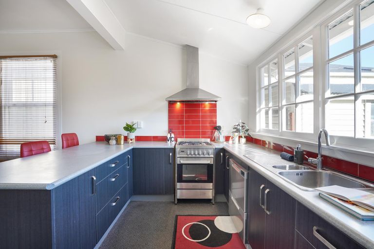 Photo of property in 375 College Street, Hokowhitu, Palmerston North, 4410