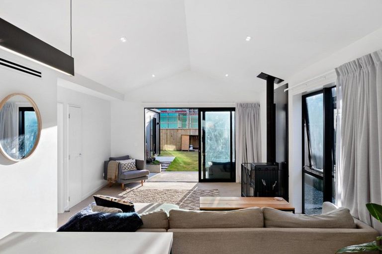 Photo of property in 8 Bale Road, Jacks Point, 9371