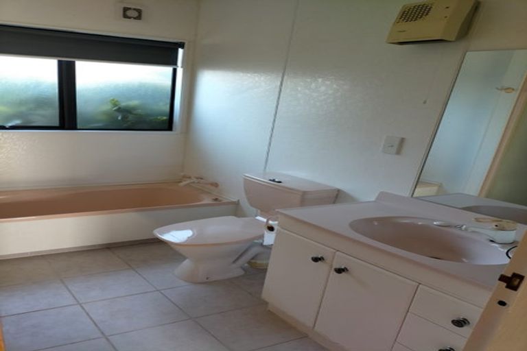 Photo of property in 9 Westridge, Camborne, Porirua, 5026