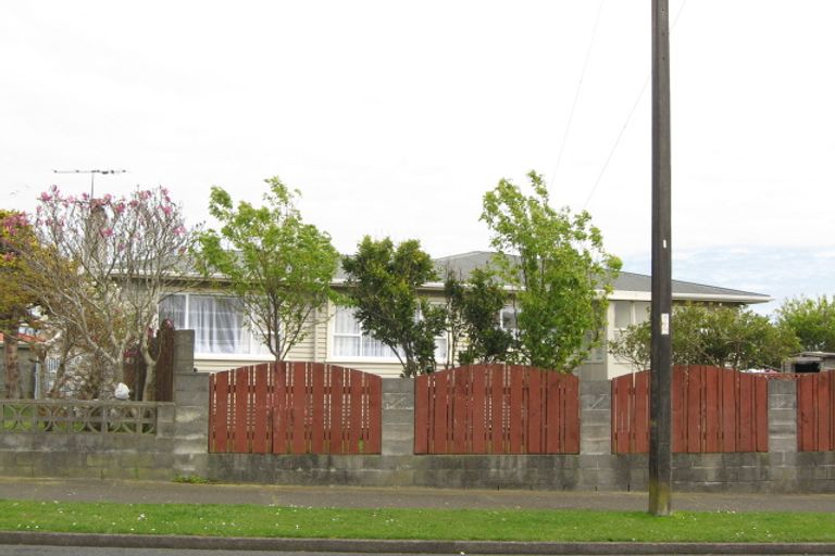 Photo of property in 55 Banks Street, Marfell, New Plymouth, 4310