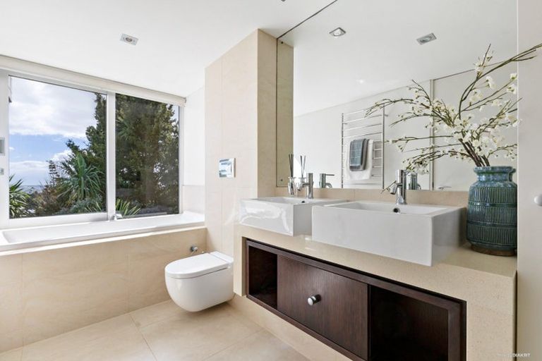 Photo of property in 25 Braemar Road, Castor Bay, Auckland, 0620