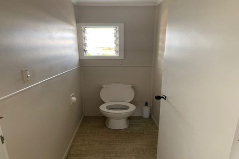 Photo of property in 18 Ramillies Place, Glenfield, Auckland, 0629