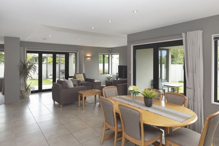 Photo of property in 8 Applecross Lane, Harewood, Christchurch, 8051