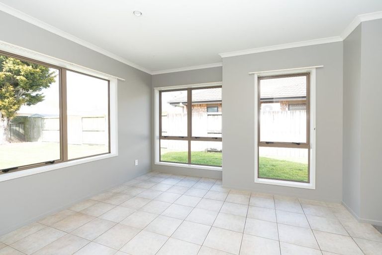 Photo of property in 12 Wakefield Place, Rototuna North, Hamilton, 3210