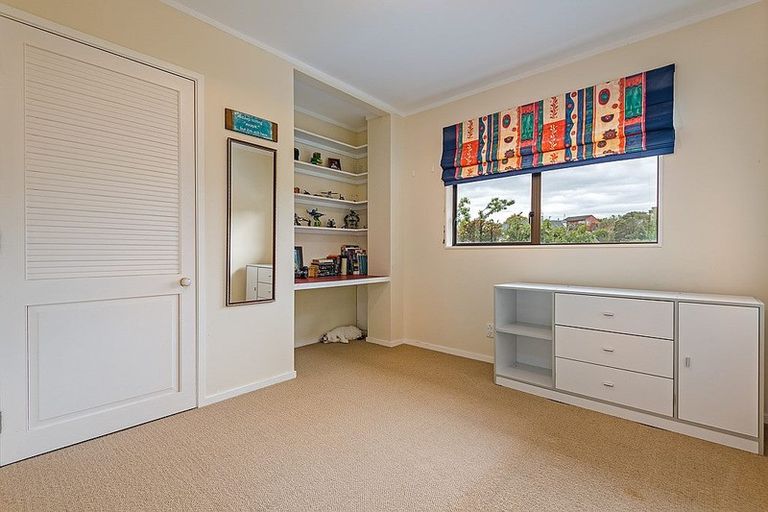 Photo of property in 32 Springdale Grove, Fitzherbert, Palmerston North, 4410