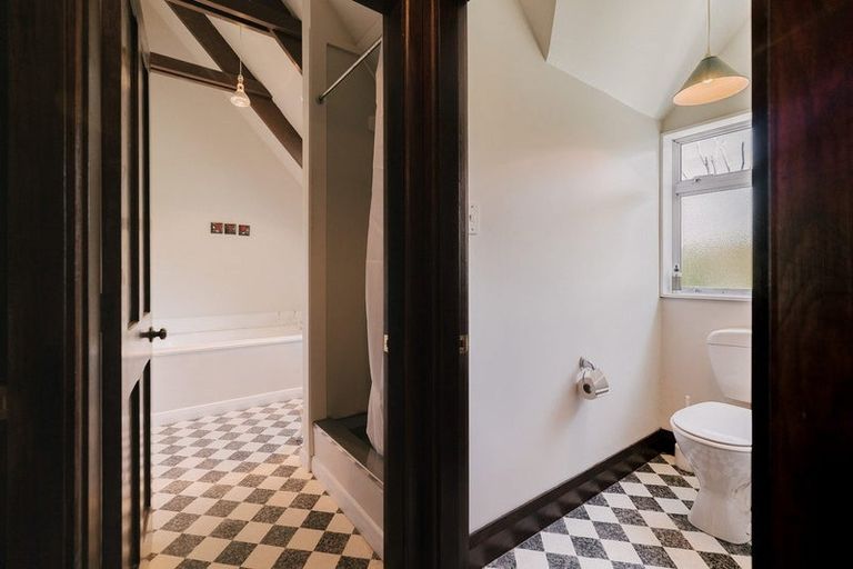 Photo of property in 200 Aokautere Drive, Fitzherbert, Palmerston North, 4471