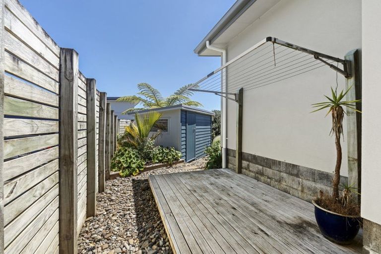 Photo of property in 5d Tui Grove, Oakura, 4314