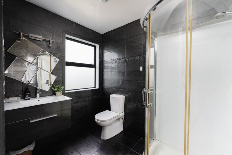 Photo of property in 25 Tunnel Beach Road, Blackhead, Dunedin, 9076