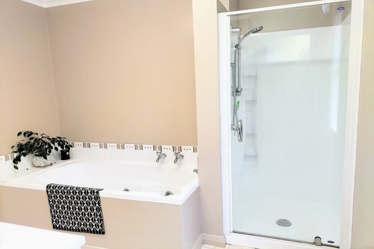 Photo of property in 22 Wharfdale Street, Macandrew Bay, Dunedin, 9014