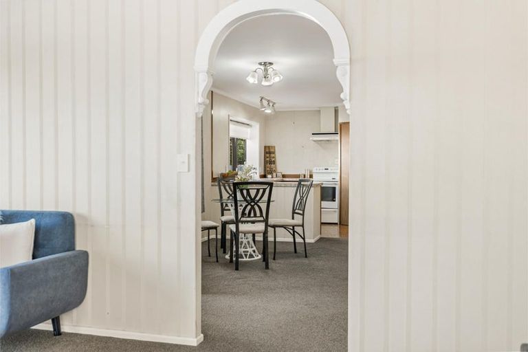 Photo of property in 1/3 Allington Road, Massey, Auckland, 0614