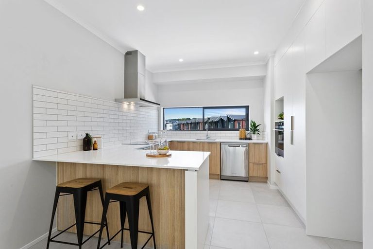 Photo of property in 29 Roundel Crescent, Whenuapai, Auckland, 0618