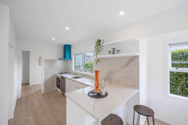 Photo of property in 1/11 Corunna Road, Milford, Auckland, 0620