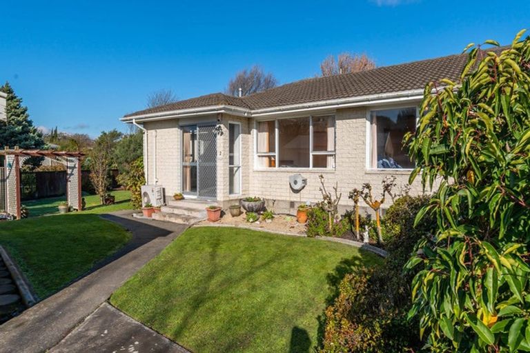 Photo of property in 2/16 Oldham Crescent, Halswell, Christchurch, 8025